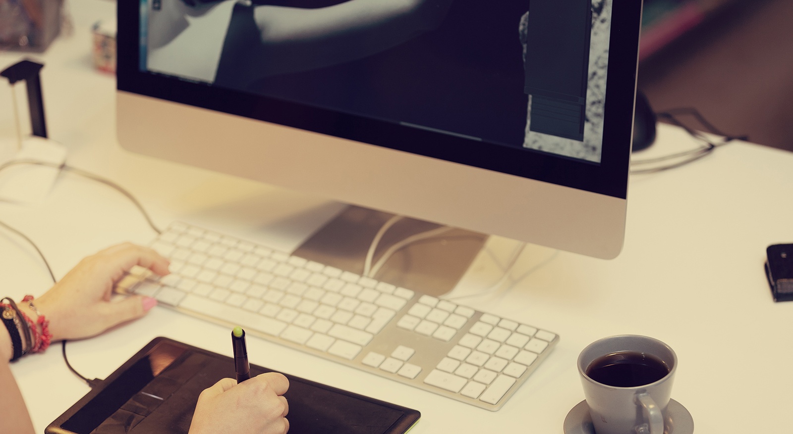 Resources-bg.jpg Resources-bg.jpg